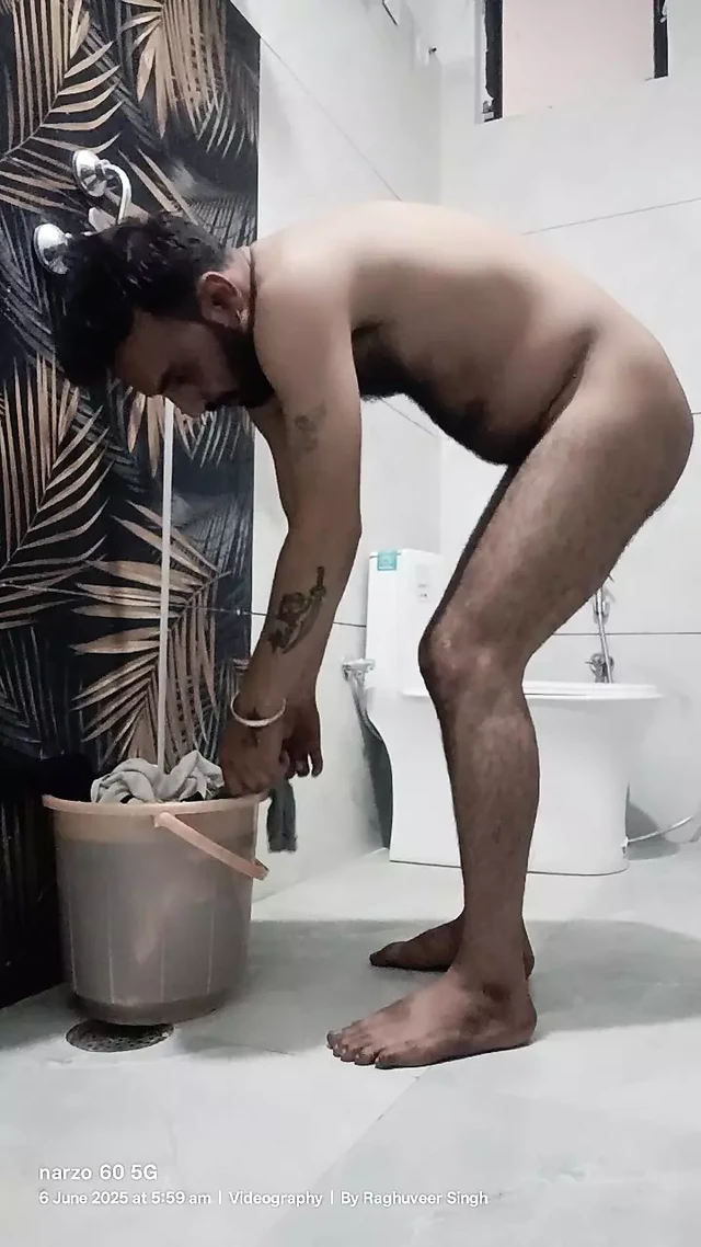 Masterbation show in washroom