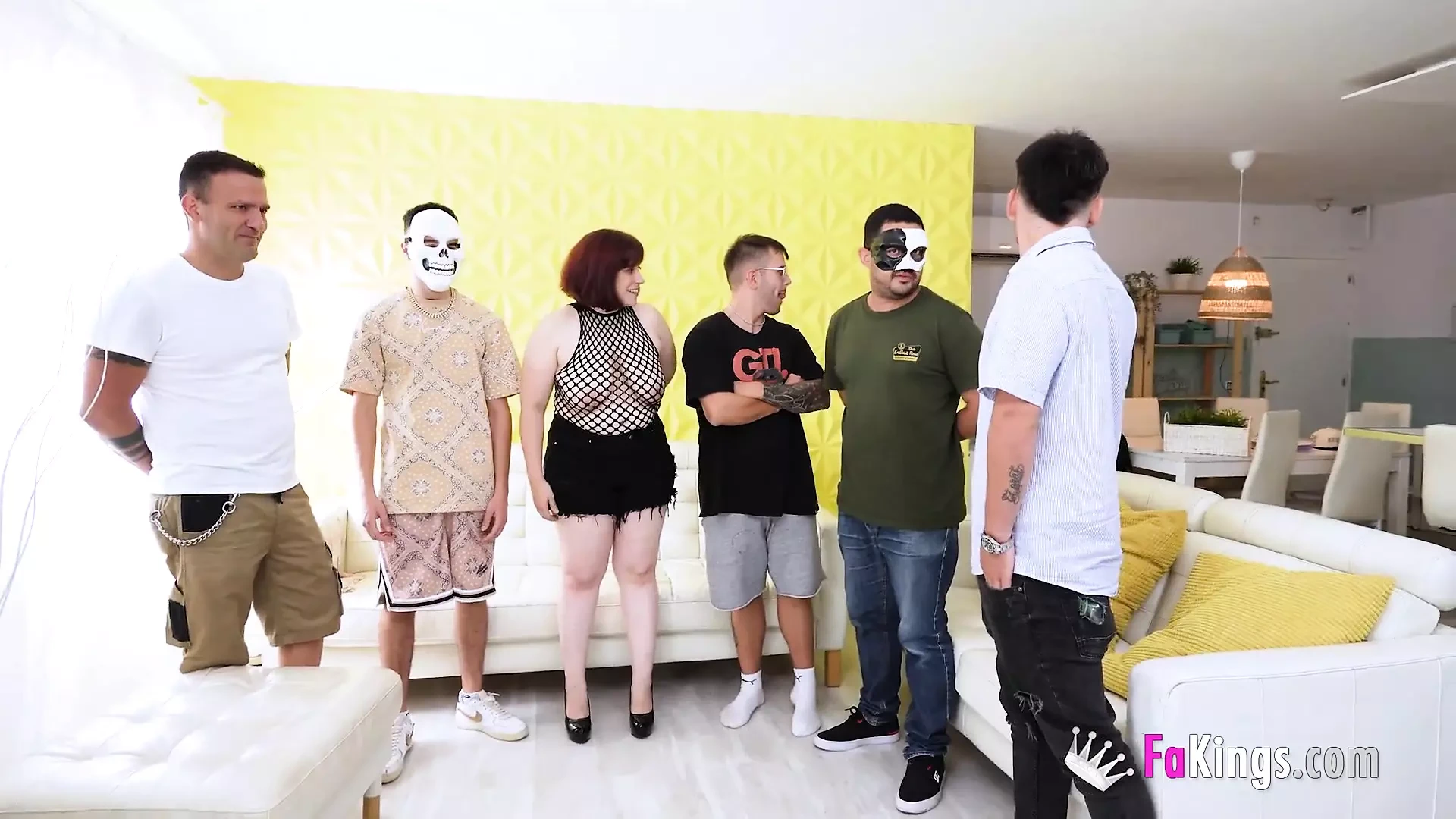 Mature Woman Addicted to Sex Got Fucked in a Gangbang