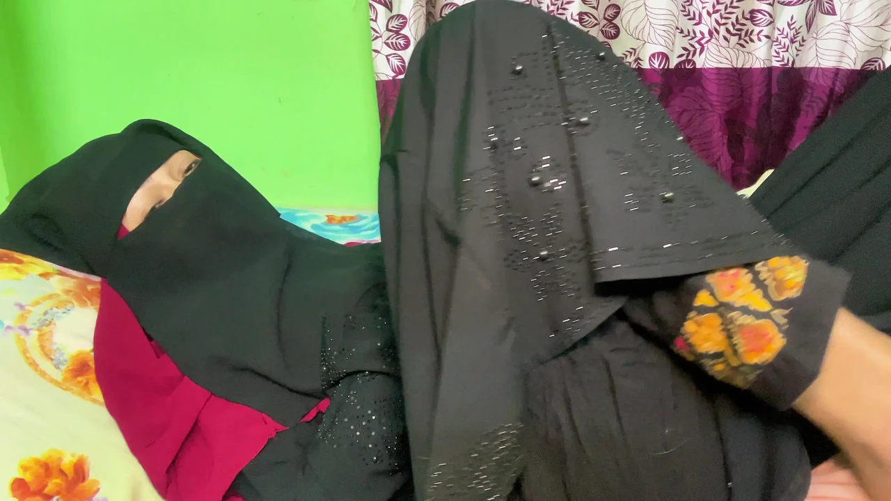 和一个学生在空房子里度过的快乐时光