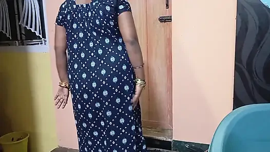 Hintli büyük memeli teyze yürüyüşü