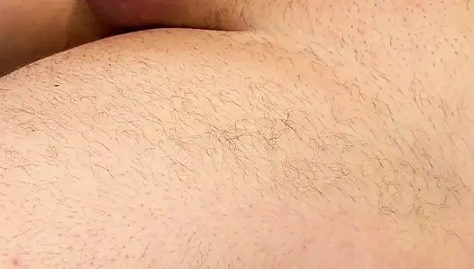 Ayaklarla sağılan horoz