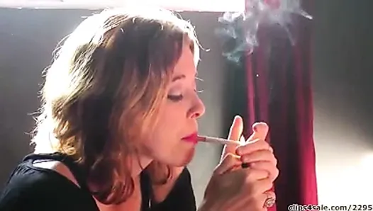 Chicas de estados unidos encienden fetiche de fumar