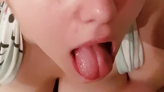 Nahaufnahme selbstgedrehtes abspritzen und spermaschlucken zusammenstellung # 1