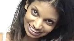Indische Mandy Gesichts-Demütigung
