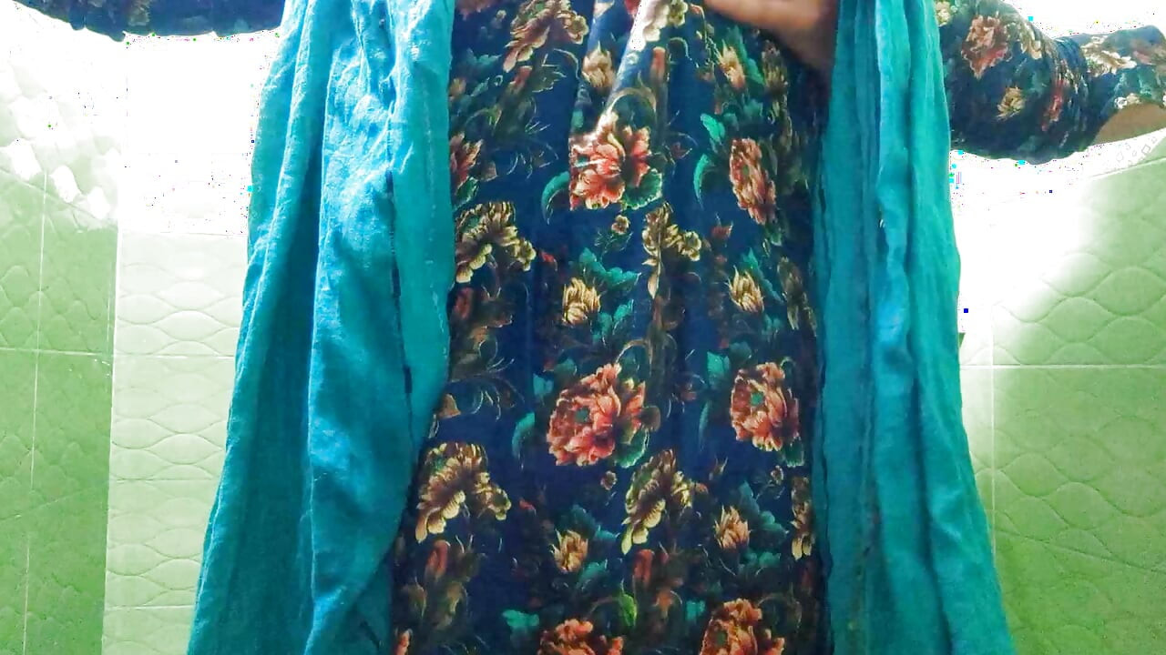 Step-Sister's Bath Time Ritual Exposed - You Won't Believe What Happens