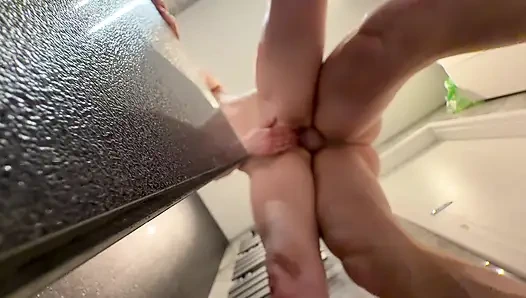 Istri muncrat banyak banget saat dicrot sperma di kamar mandi