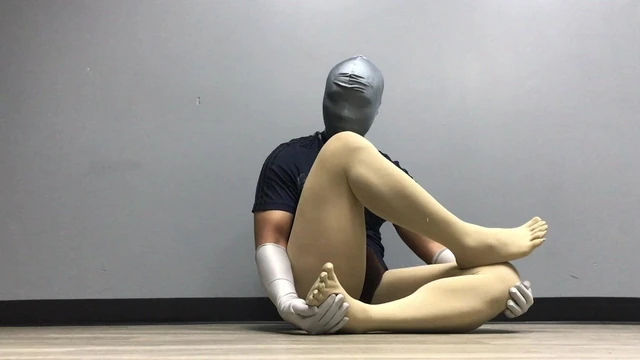 Men in Full Pantyhose With Toe Sock (Five Finger)