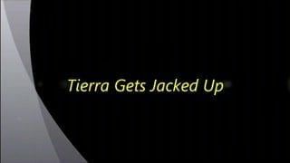 Tierra zostaje podniesiona