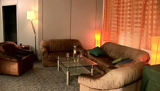 Alman ev kadınları götlerini parçalıyor