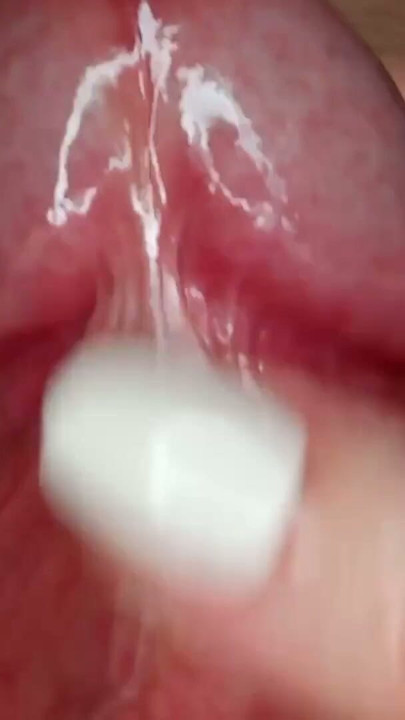 She caresses his frenulum and he quickly cums. | Clip 2