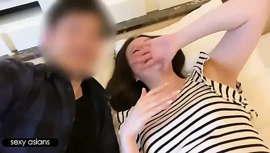Güzel evli kadın gün ışığında gizli heyecan arzu ediyor, gizli karşılaşma yoğun dölleme anına yol açıyor