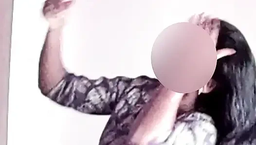 Cewek seksi india dengan toket besar lagi mandi dan ganti baju