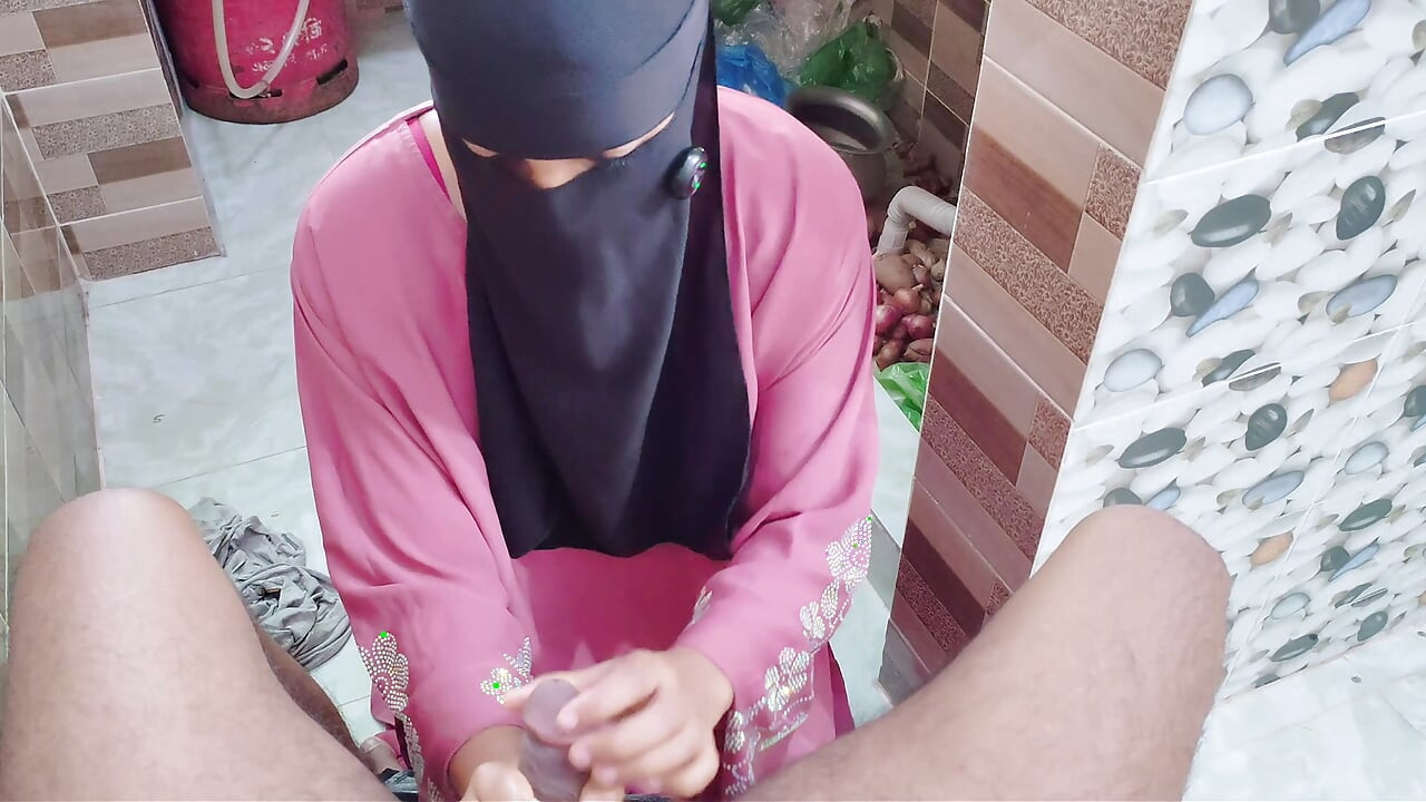 Please sir fuck my tight pussy once again Desi hijabi maid chudai xxx