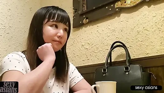 Пробуждается любопытство. Жена с детка снова впадает в нежные руки