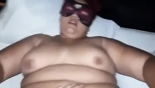 Мой муж приводит своего друга с работы, чтобы заняться сексом со мной