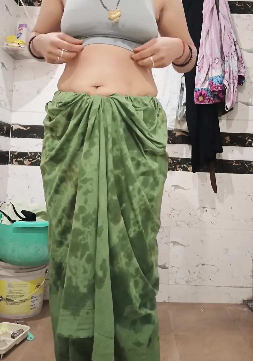 Priya Bhabi Big Pusssy Hair Show