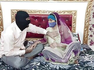 デジヒンディー語の結婚式の夜のホットインドの花嫁とのセックス