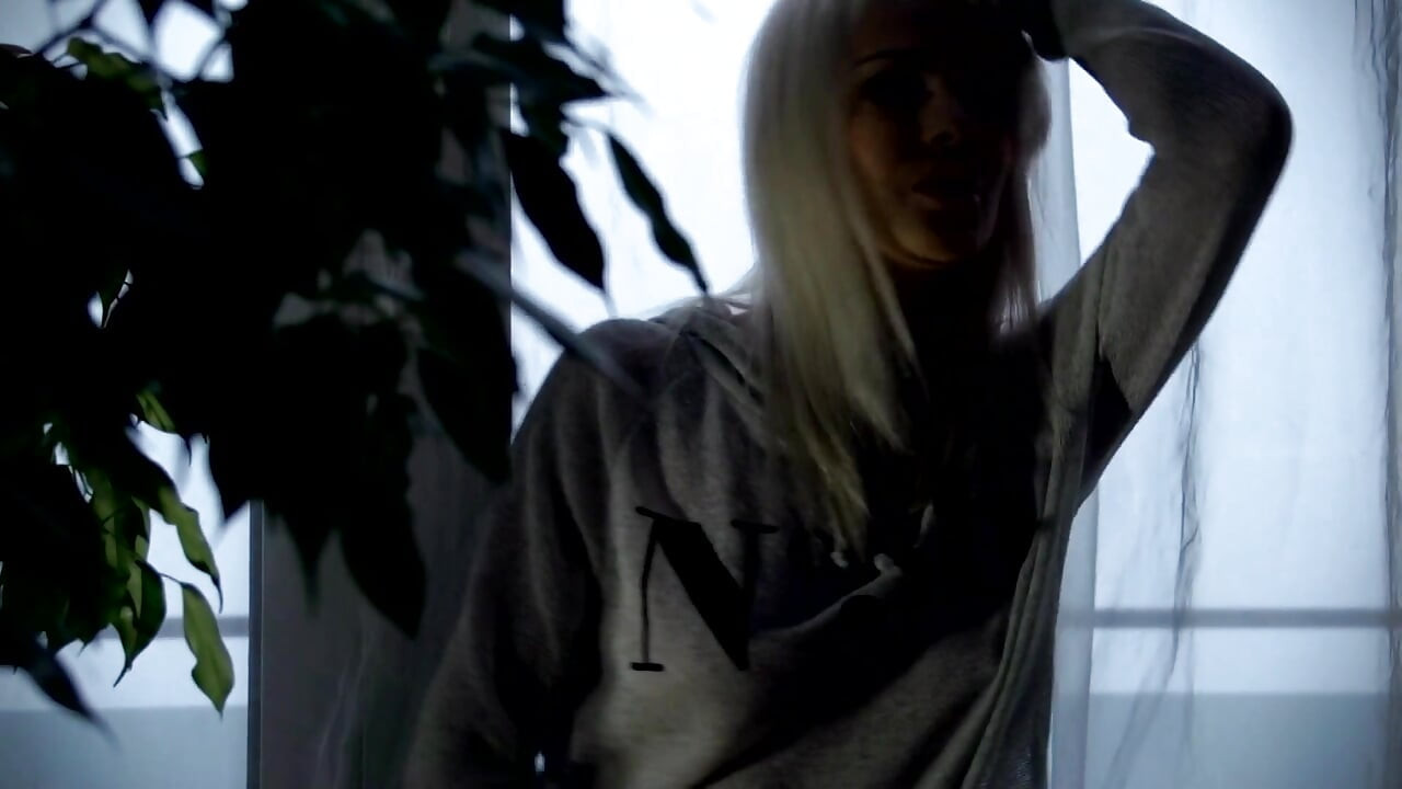 POV da loira gata enquanto seduzia seu marido para seu vídeo privado 2 cenas em 1