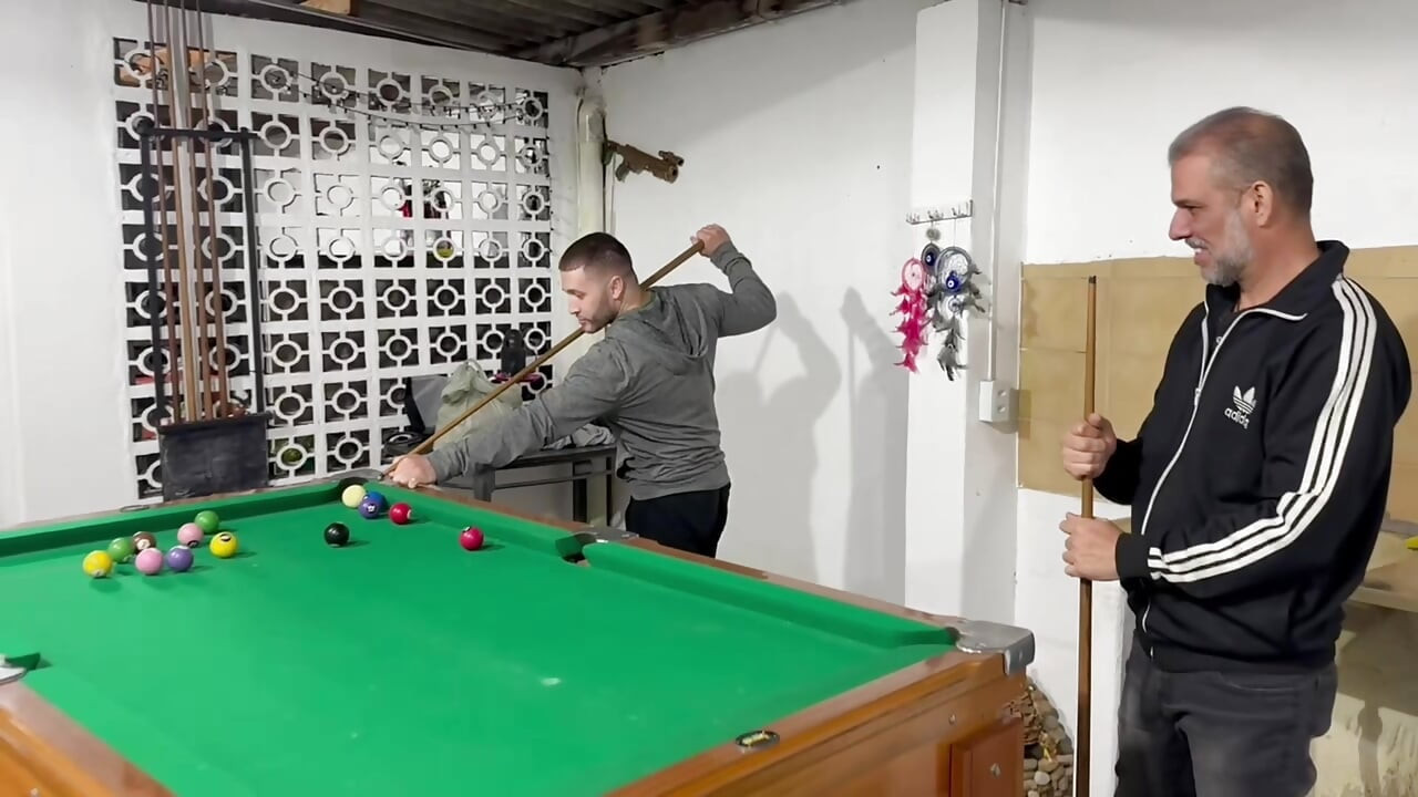 Sr Carmona and Victor Ferraz playing naked billiards