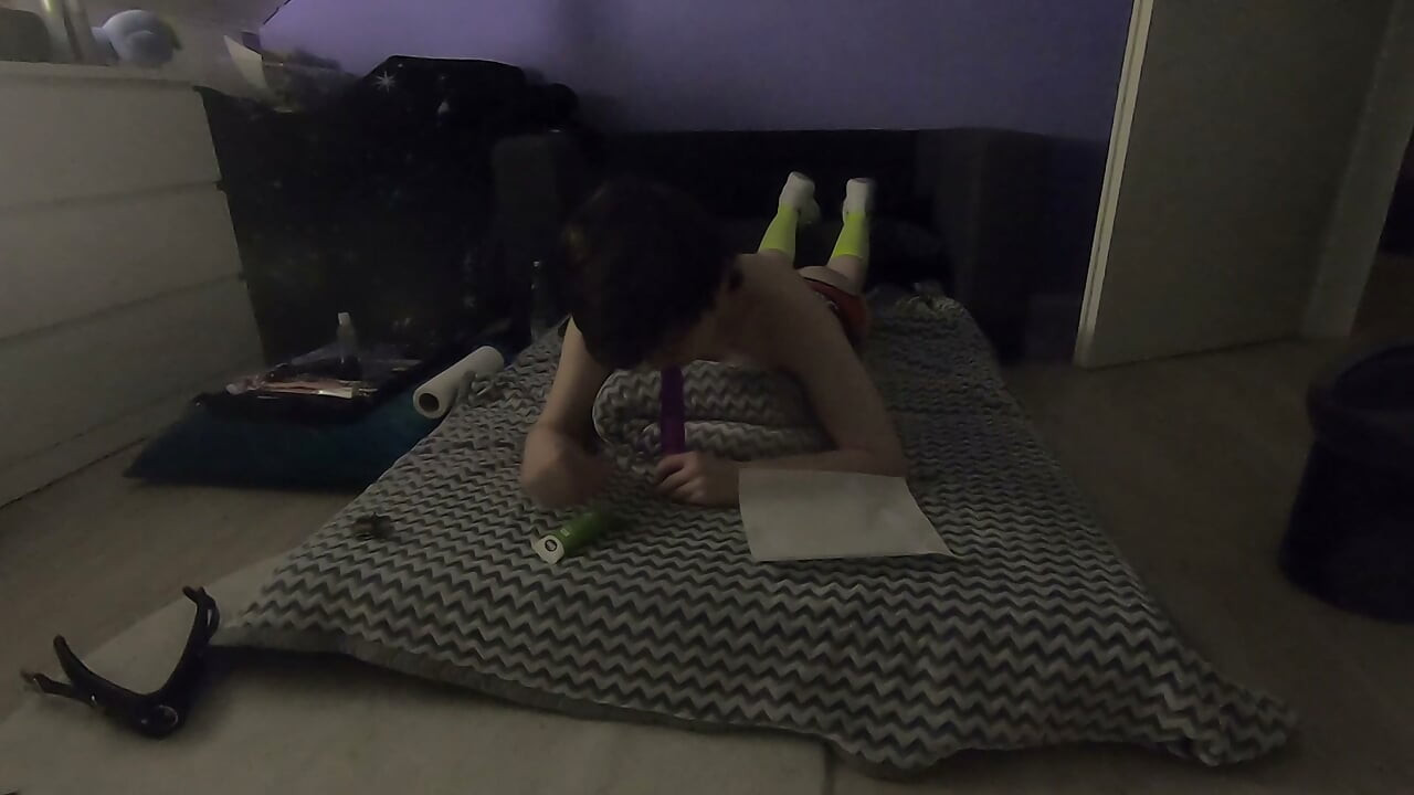 I had some hot fucking on my couch last night.