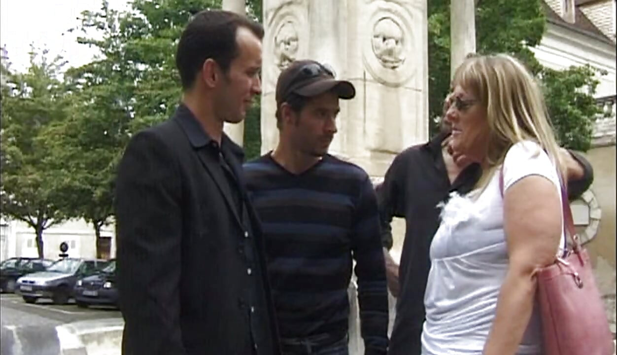 Mature Blonde MILF Fisted Deep by Horny Studs in Wild Threesome