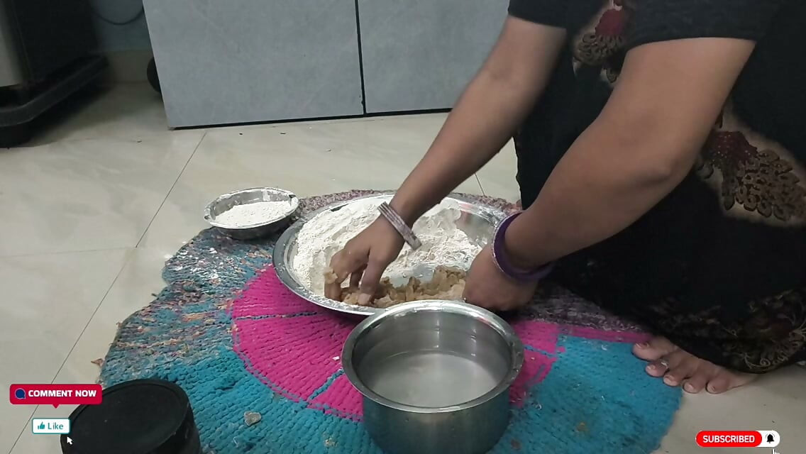 Tight Pussy Indian Stepmom Rough fucked by Horny Boy Viral Video