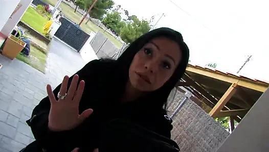 Büyük memeli seksi orta yaşlı seksi kadın götünü parmaklıyor... ağzına boşalma