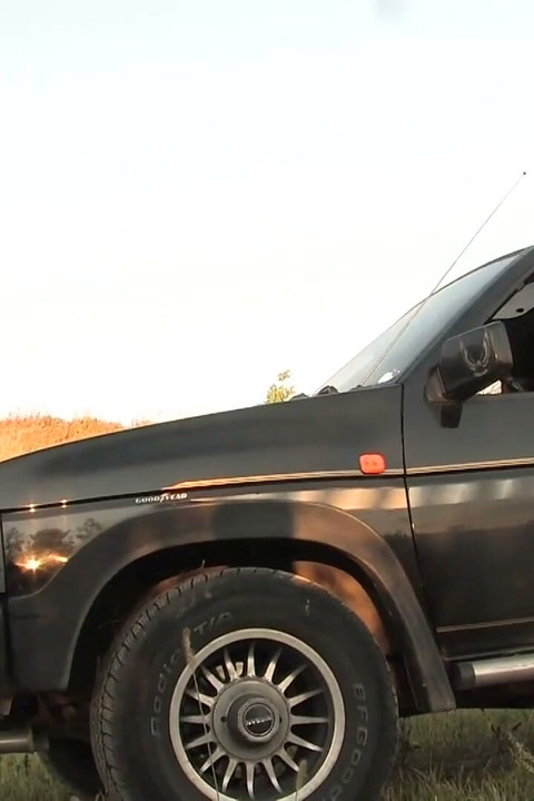 Ally, jeeple çılgın bir sürüş keyfi