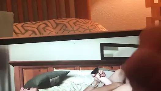 Kamspter amcık. takıntılı mı yoksa aşık mı? belki ikisi de