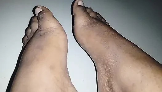 Cute hottie 18+ blesses you with her filthy feet to lick clean in exchange for all your assets.