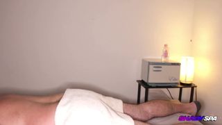 Любительский массаж скрытой камерой с дрочкой в любительском видео - Tana