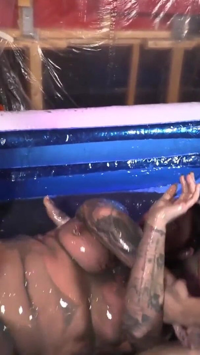 Epic moment from "Warm And Cold Gunge"