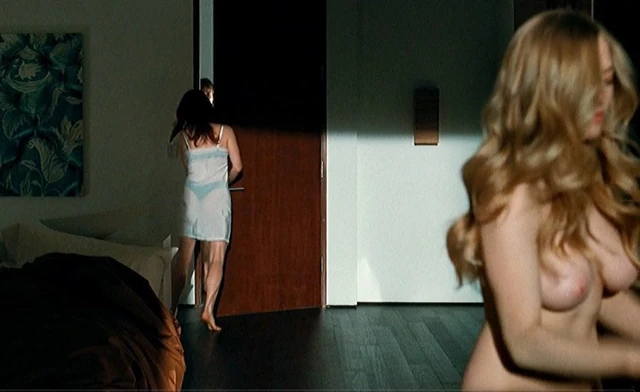 Amanda Seyfried Lesbo Scene In Chloe ScandalPlanet.Com