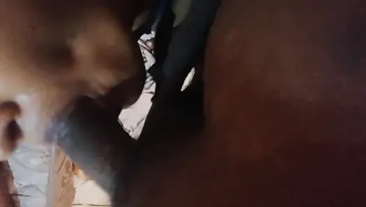 Ich bin gerade nach Sri lanka gekommen, um meine Perants zu besuchen, sie hatten ein neues sexy hausmädchen, das mich ficken will