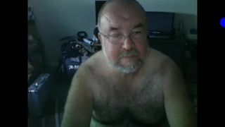 Nice daddy cumming on cam