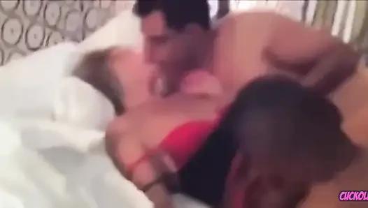 Milf cuckold - kita semua tentang permainan cuckold! Aku dan teman-temanku suka banget dientot habis-habisan sama besar