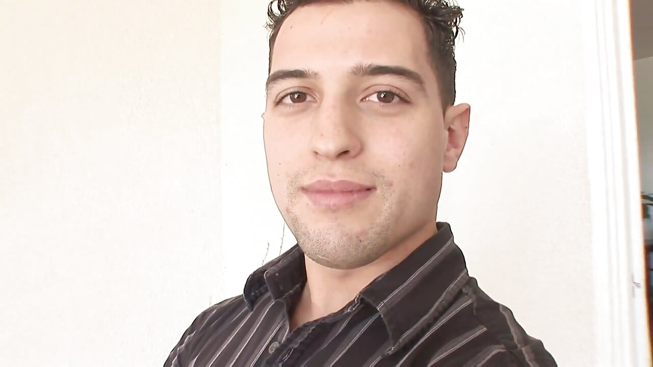 فتاة شابة ساخنة وحسية تُنك من قبل زب كبير
