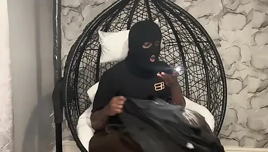 Meine managerin erwischte mich beim masturbieren, sie beschloss, mitzumachen und nahm meinen BBC wie ein pro-LAUTer orgie