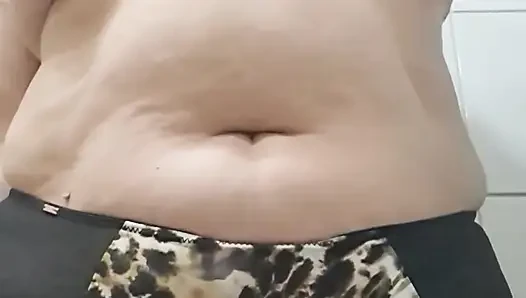 Looking to Put Fingers in Wet Vagina