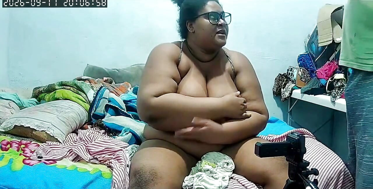 Cámara - madrastra captada por la cámara termina teniendo sexo con su hijastro y recibe mucho semen