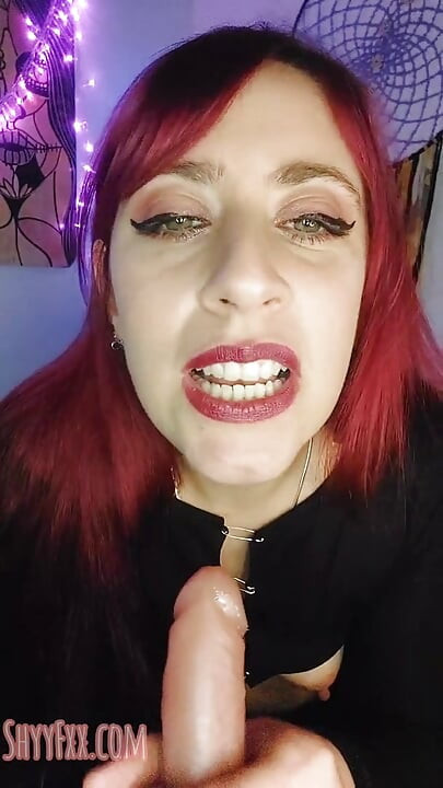 Shyyfxx Your Insatiable Sister-in-law Tempts You with Her Tight Tights and Huge Ass!