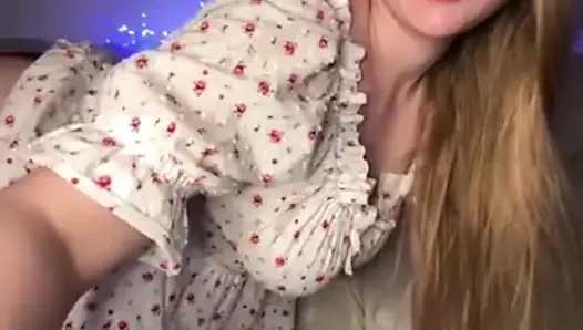 Jucielussie in sexy stockings twerking