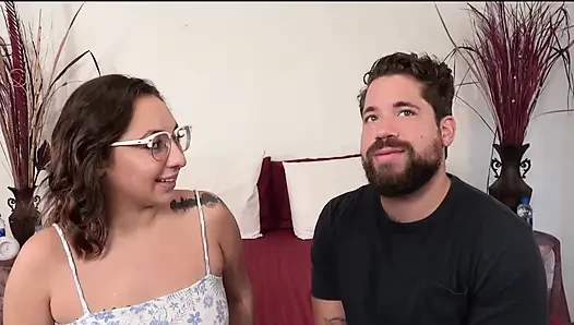 Çaresiz amatörler ateşli büyük memeli şişman götlü orta yaşlı seksi kadınlar sıkı amcıklarını büyük yarakla sert siktiriyor