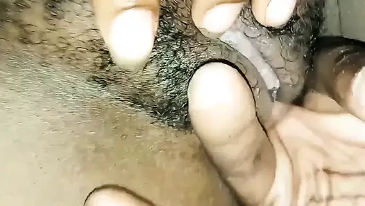 Dia Suka Diraba.