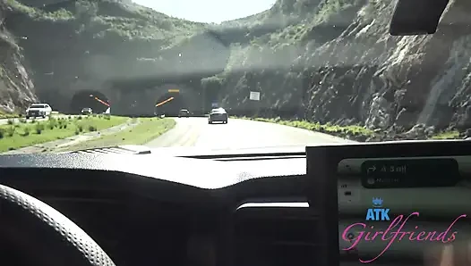 POV McKenzie Mae: Strand Date Öffentliche pinkeln, auto-muschi reiben und blowjob necken