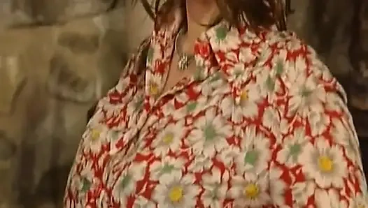 Jane Darling Nostaljik Üçlü Grup Seks Sert Sikiliyor