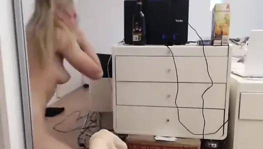 Reite meinen dildo gegen den morror