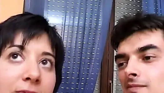 Esmer orta yaşlı seksi kadın ve büyük yarak
