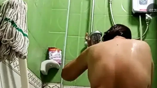 Sadece banyo yaparken izlemek için