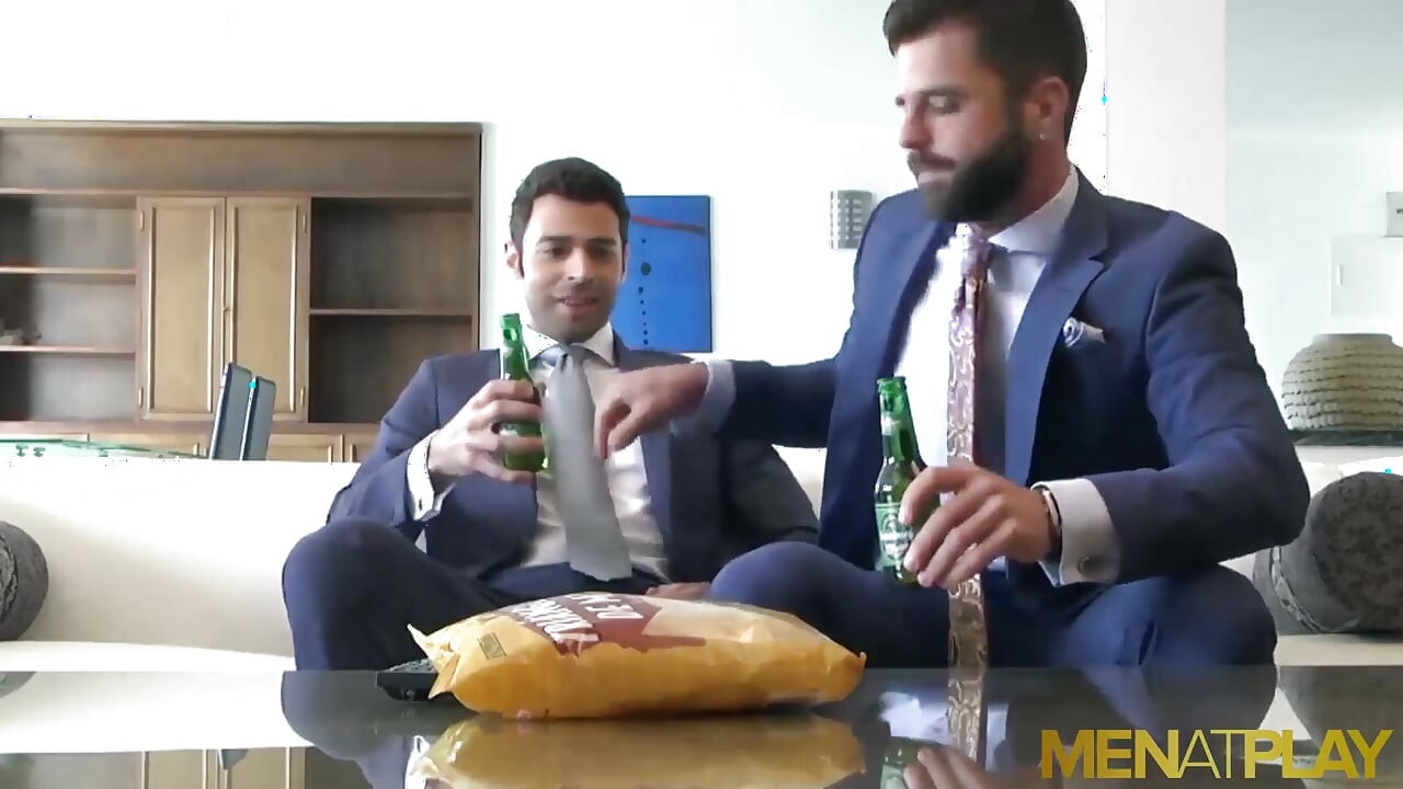 MENATPLAY - Latin in suit Hector de Silva anal fucks colleague